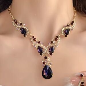 Queen Victoria  luxury adjustable crystal and Gold and Purple Necklace